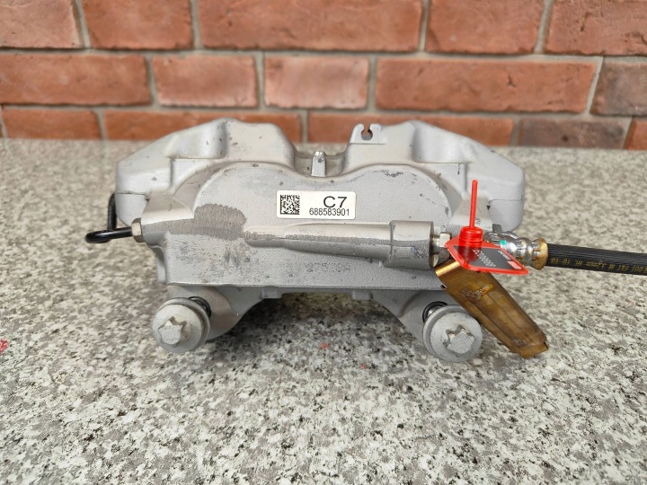 BMW G42 G20 G21 G22 G23 G26 ÉTRIER DE FREIN DE FREIN GAUCHE AVANT 6885839 42/30/348
