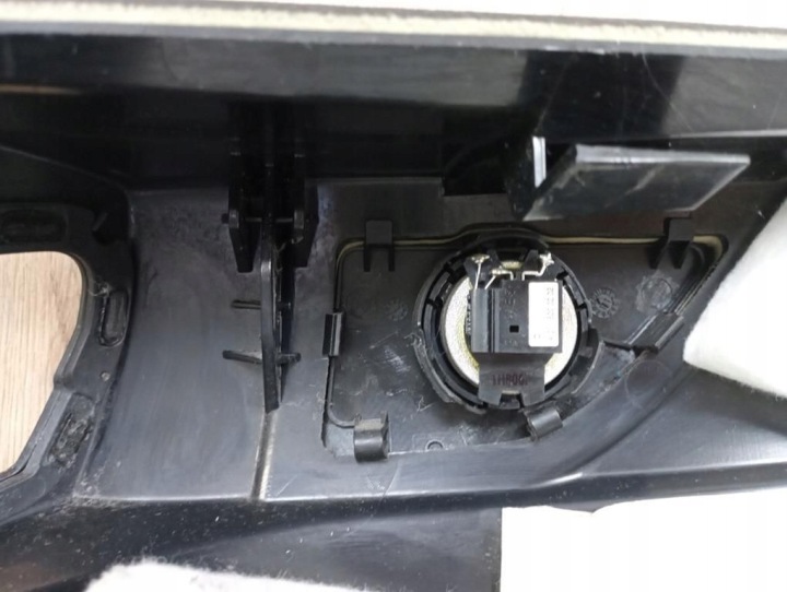 MERCEDES E-KLASA W207 C207 GARNITURE GAUCHE COLLECTEUR GAUCHE ARRIÈRE ARRIÈRE A2076902325