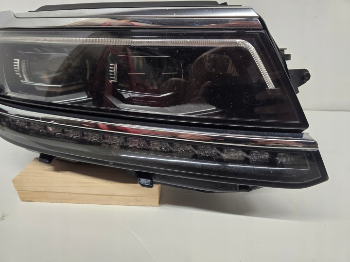 VW VOLKSWAGEN TIGUAN II PHARE AVANT AVANT DROITE COMPLET LED EUROPE 5NN941082C