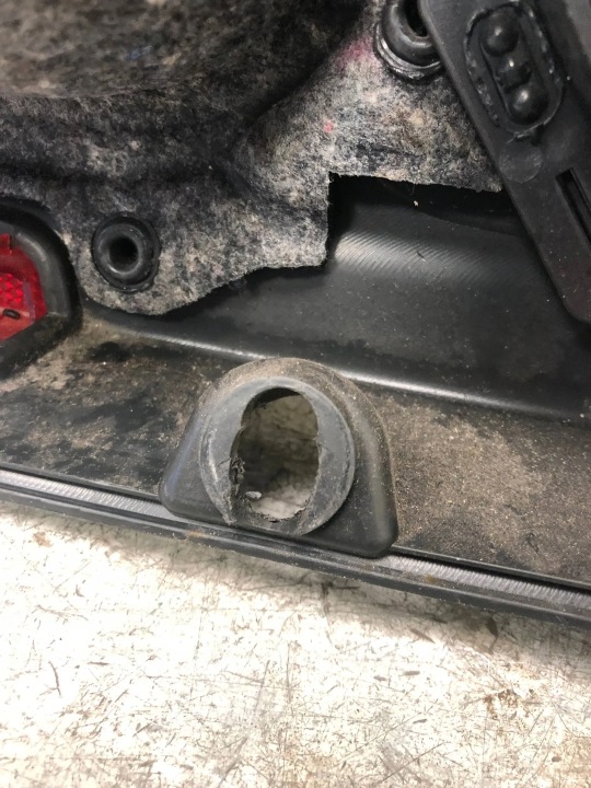 COLLECTEUR PORTES DROIT ARRIÈRE VW PASSAT B7 UNIVERSEL 3AF867212