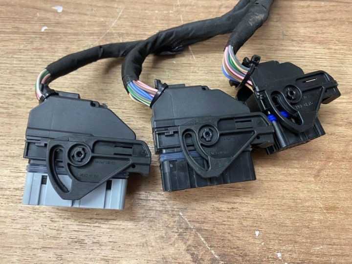 MODULE DIRECTEUR MOTEUR RENAULT MEGANE E 2024