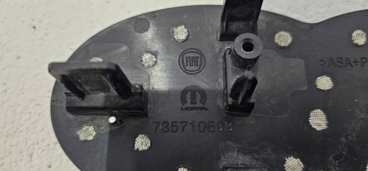 EMBLÈME PARE-CHOCS AVANT FIAT 500E 2021