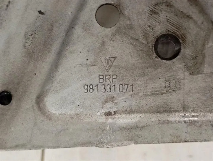 PORSCHE CAYMAN 981 GT4 SUBFRAME REAR 98133107180 MIDDLE AXLE FRAME