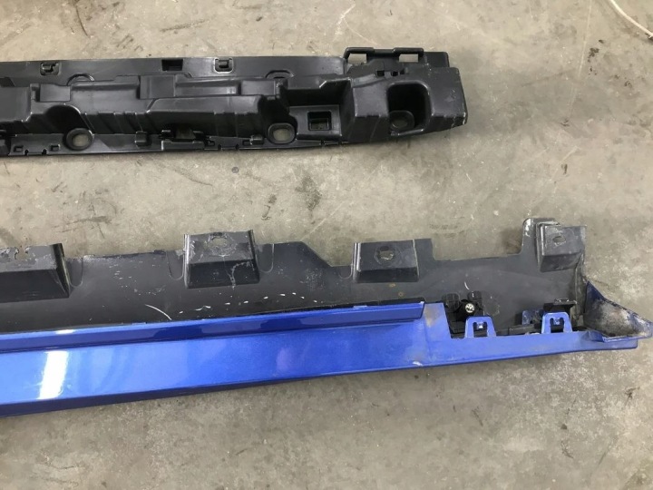 REVÊTEMENT SEUIL BMW X6 G06 MODULE 19- DROITE MOULURE SEUIL GLISSIÈRE ENSEMBLE