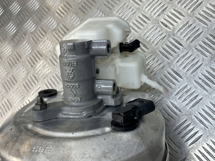 BMW G20 G22 SERVO POMAP DE FREIN 6879424