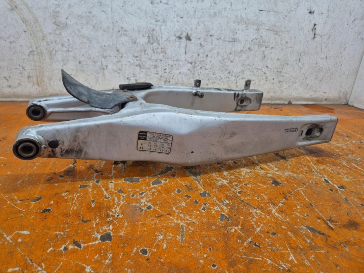 APRILIA PEGASO 650 92-09 BRAS DE SUSPENSION SUSPENSIONS ARRIÈRE ARRIÈRE