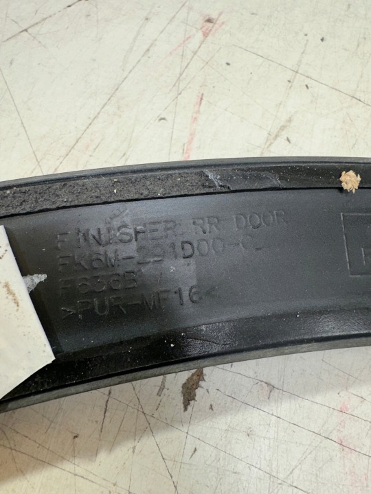 MOULURE REVÊTEMENT PASSAGE DE ROUE DROITE RANGE ROVER SPORT L494 FK6M-291D00-D