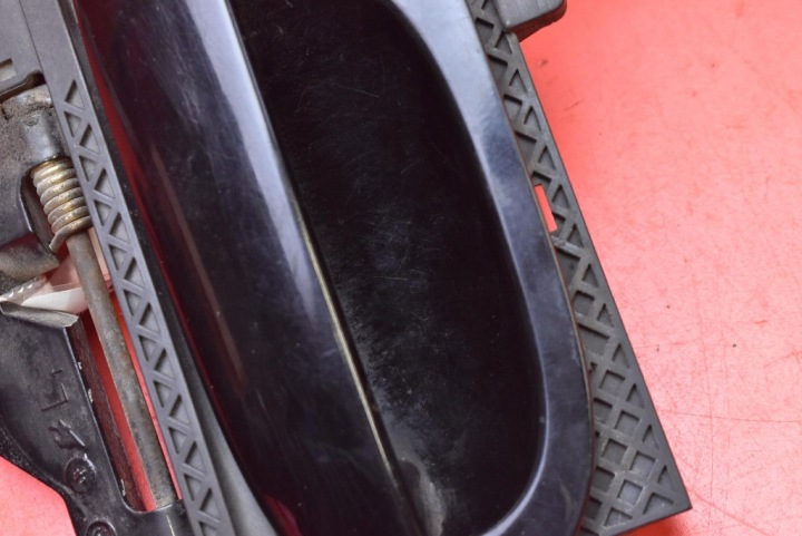 POIGNÉE GAUCHE AVANT AVANT NOIRE BMW E39 LIFT 00-04