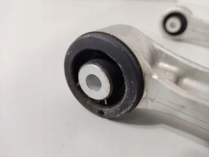 BRAS DE SUSPENSION SUPÉRIEUR AVANT GAUCHE BMW 6885802 4.4L GASOLINE 390KW 2022