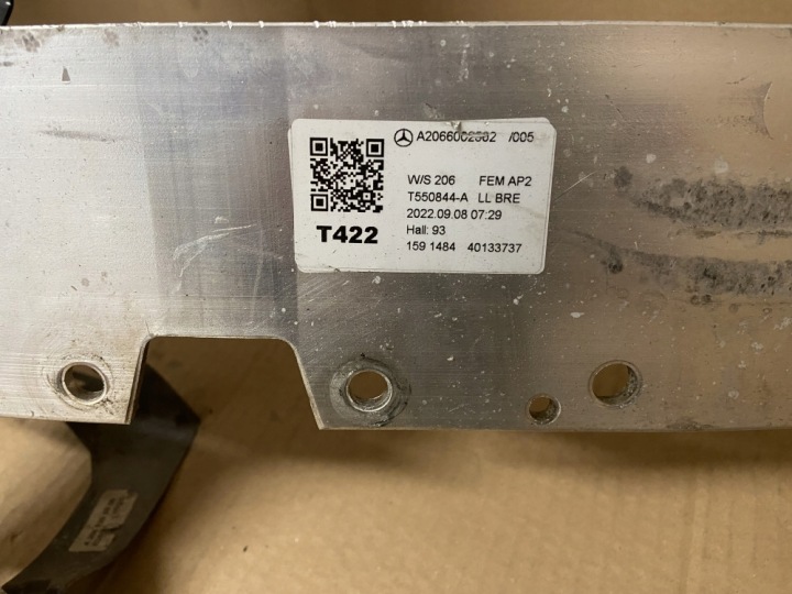 AVANT PLAQUE SUPPORTS PROTECTIONS (TELEWIZOR) MERCEDES-BENZ C-CLASS W206