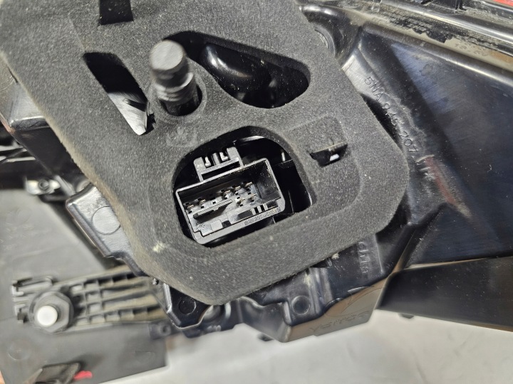 VOLKSWAGEN TIGUAN LIFT 22R PHARE GAUCHE ARRIÈRE ARRIÈRE 5NA945207J