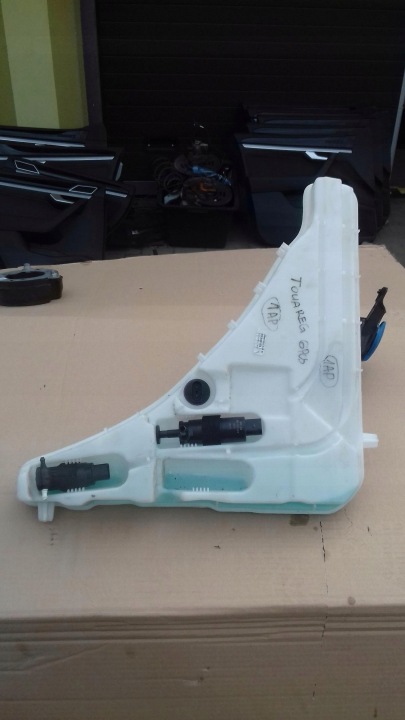 RÉSERVOIR LAVE-GLACES 4M0955448B VW TOUAREG III