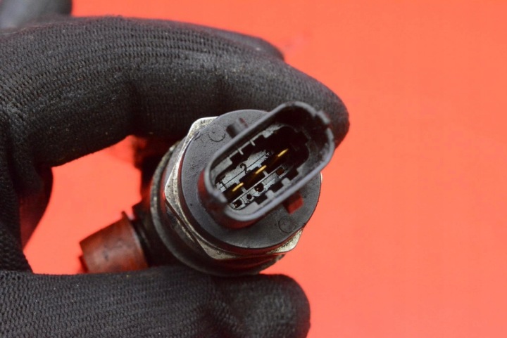 MOULURE INJECTION 0445215023 30777554 VOLVO S60 1 I 2.4 TD 126 KM LIFT 04-09