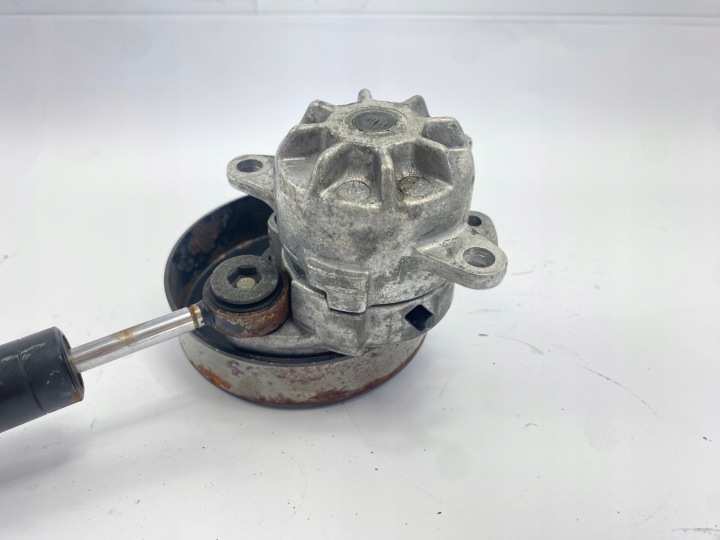 TENDEUR COURROIE CUNÉIFORME MERCEDES W124 W202 W210 200 220 230 1112000770