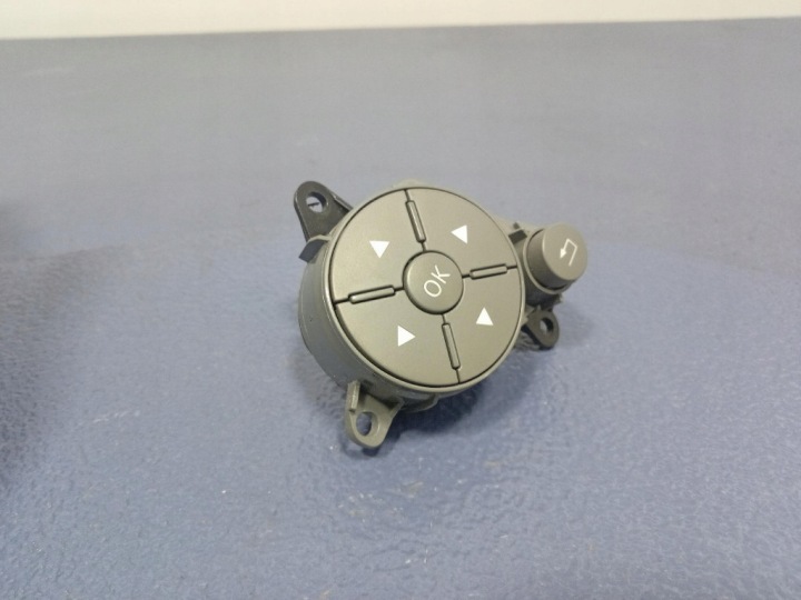 MERCEDES S-KLASA W221 LIFT BOUTONS CAOUTCHOUC MULTIFONCTION A2218215751
