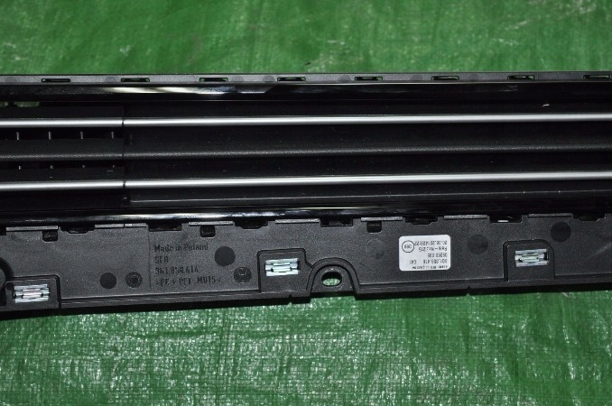 GRILLES CONSOLES RÉTROÉCLAIRÉ VW PASSAT B8 3G1857083