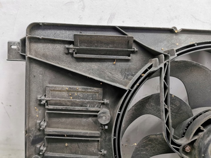 VOLVO V60 2012 VENTILATEUR RADIATEUR P31293778
