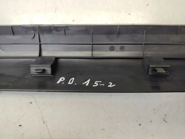 AUDI A5 8T 8F 2008 REVÊTEMENT SEUIL PORTES AVANT 8T0853905