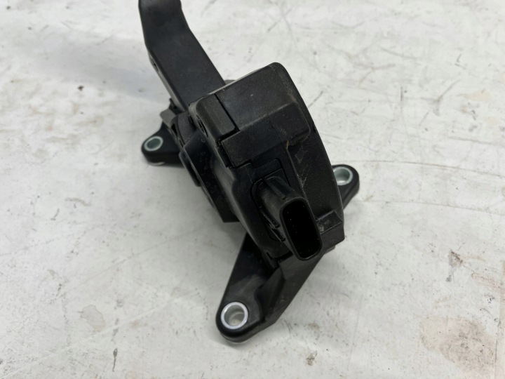 YARIS CROSS HYBRIDE POTENTIOMÈTRE PÉDALE GAZ ACCÉLÉRATION