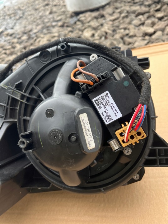 CHAUFFAGE VENTILATEUR VOLKSWAGEN VW PASSAT B6 2005-2010 3C1820308 3C1820015J