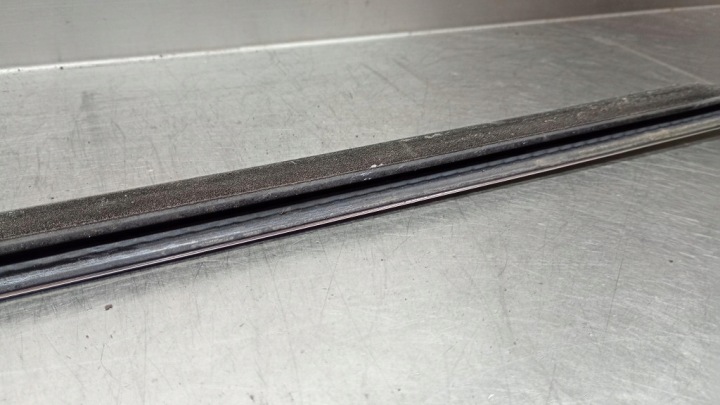 MOULURE DÉCORATIVE GAUCHES PORTES VOLVO XC60 31371111