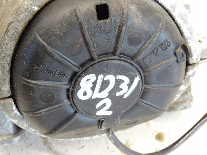 POIGNÉE COUSSIN MOTEUR AUDI A4 B8 A5 8T Q5 8R 2.0 TDI 8R0199381N