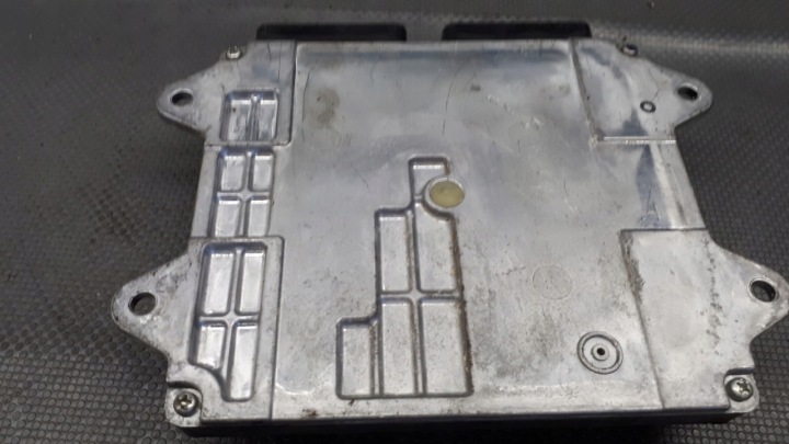 1860151200 CONTRÔLEUR MOTEUR MITSUBISHI COLT 1.3B