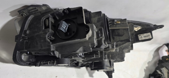IG-174 PROJECTEUR PHARE XÉNON DROIT FORD KUGA MK2 90156426 GV41-13D154-AJ