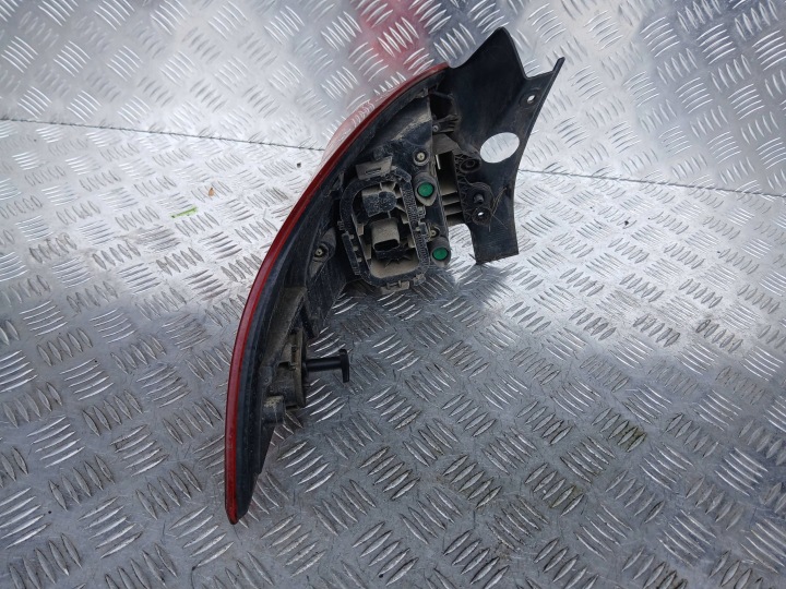 RENAULT CLIO IV PHARE DROITE ARRIÈRE DROIT ARRIÈRE 265507408R 2017R
