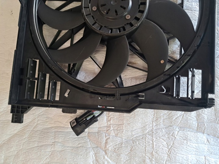 BMW 7575564 F01 F10 F11 VENTILATEUR RADIATEUR
