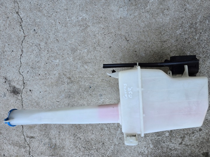 KIA CARENS II 02-06 RÉSERVOIR LAVE-GLACES POMPE