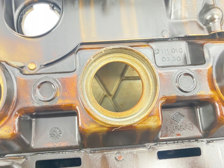 COUVERCLE DE SOUPAPES MERCEDES W124 E200 200E 200 E220 220E 220CE 1110100330 M111