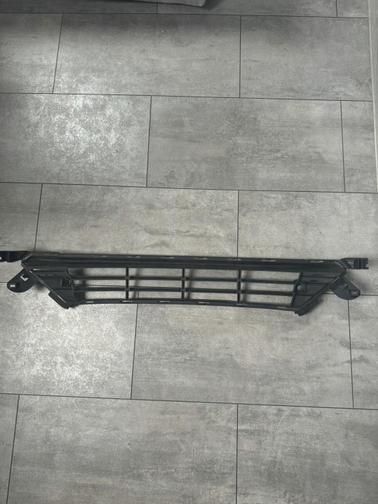 GRILLE CENTRALE PARE-CHOCS AVANT VOLVO V60 II S60 III OEM 31455655
