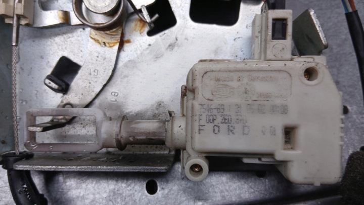 SERRURE COUVERCLES DE COFFRE FORD MONDEO MKIII 1.8B 02R 00-03R 2S71-43102