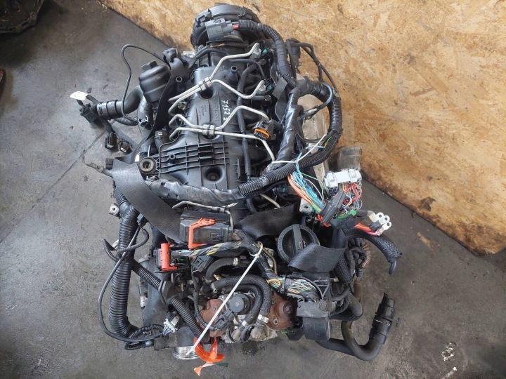 MOTEUR DIESEL SYSTÈME INJECTEURS TURBINE S60 II 2.0 D3 D5204T2 31312713