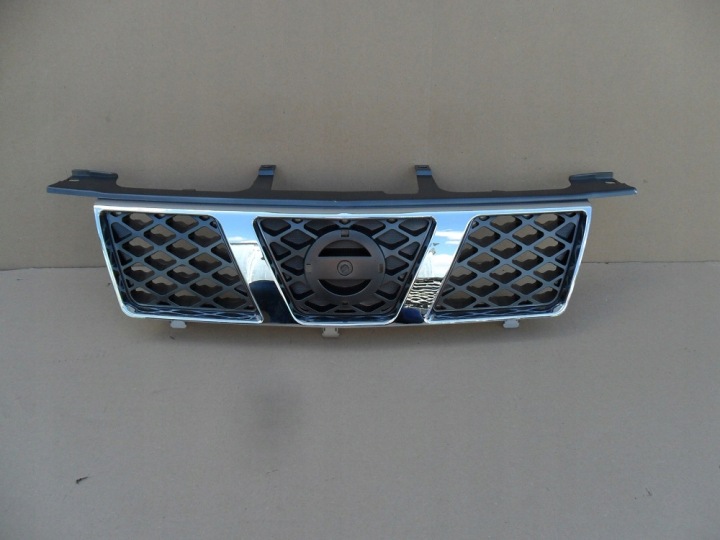 NISSAN X-TRAIL T30 2003 2004 2005 2006 2007 CALANDRE
