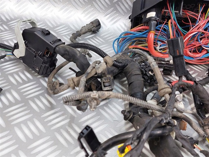FAISCEAU DE CÂBLES INSTALLATION ÉLECTRIQUE CHAMBRES MOTEUR VOLVO XC40 2,0 T5 31473880 2017-