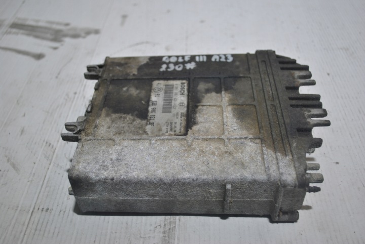 ORDINATEUR MOTEUR VW GOLF III 028906021BF