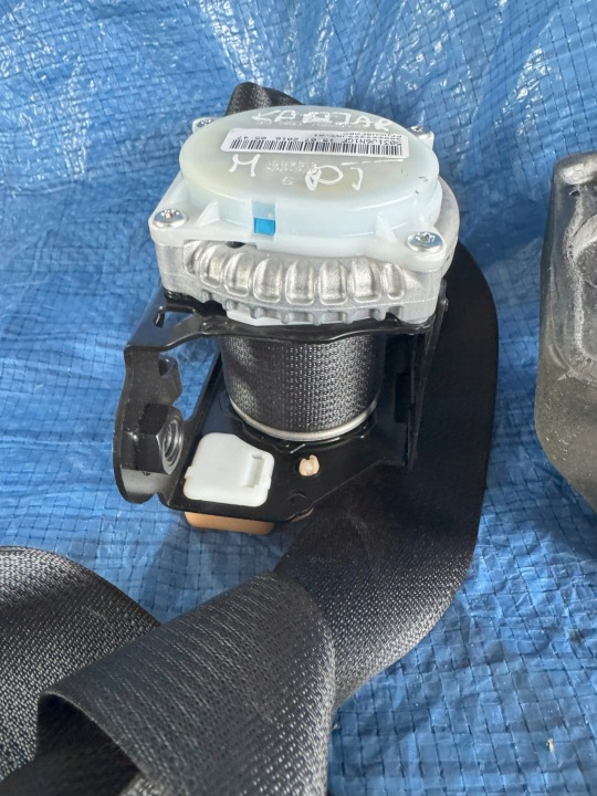CEINTURE DE SÉCURITÉ DROIT ARRIÈRE RENAULT KADJAR 888419687R