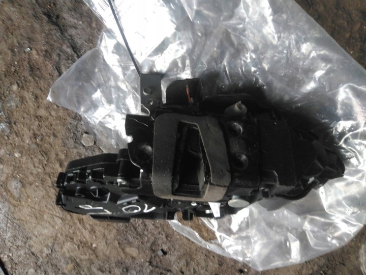 SERRURE GAUCHE AVANT PORTES FORD MONDEO IV MK4 LIFT 240015003