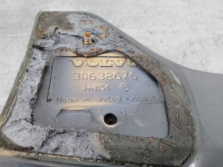 CACHE COUVERCLES DE COFFRE VOLVO V40 I 30632676