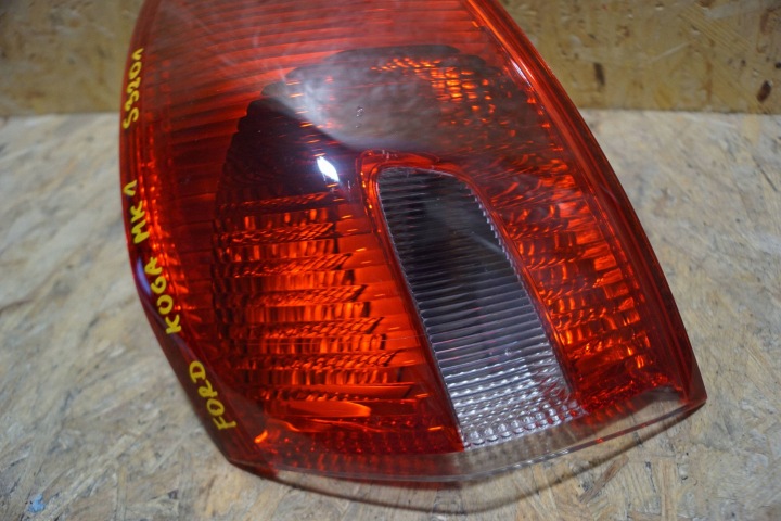 PHARE DROIT ARRIÈRE FORD KUGA MK1 (S3201)