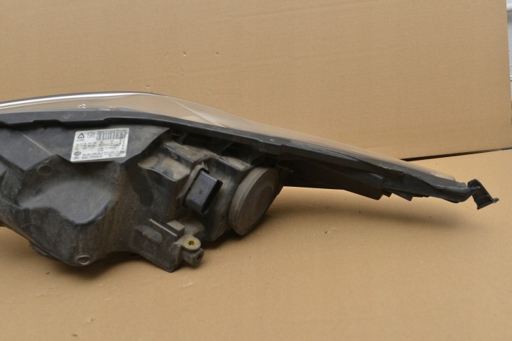PHARE AVANT AVANT DROITE FORD FIESTA MK7 2008-2013 8A61-13W029-AJ