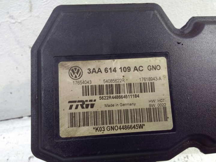 VOLKSWAGEN PASSAT CC 2012 POMPE ABS