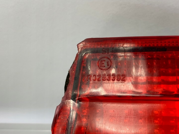 PHARE ARRIÈRE DROITE ARRIÈRE PASSAGER MERCEDES W124 UNIVERSEL S124 1248204464 USZKODZO