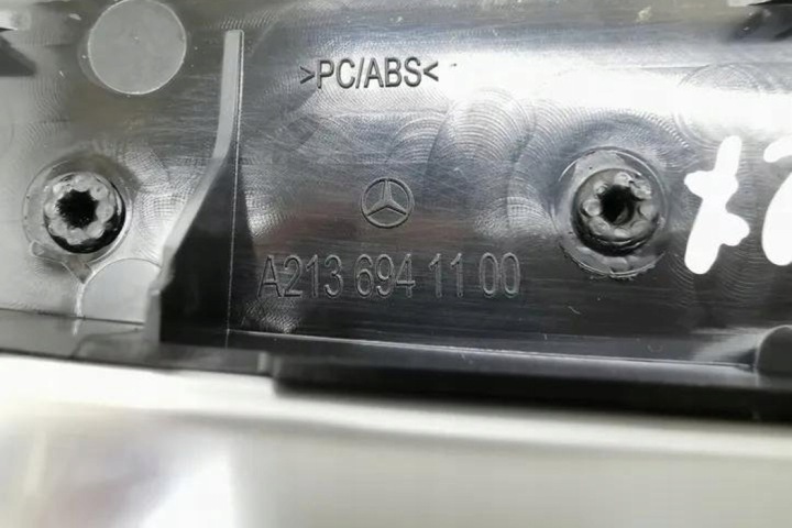 SUPPLÉMENTAIRE FEUX STOP MERCEDES-BENZ E T-MODEL (S213) A2136941100 2.0L DIESEL