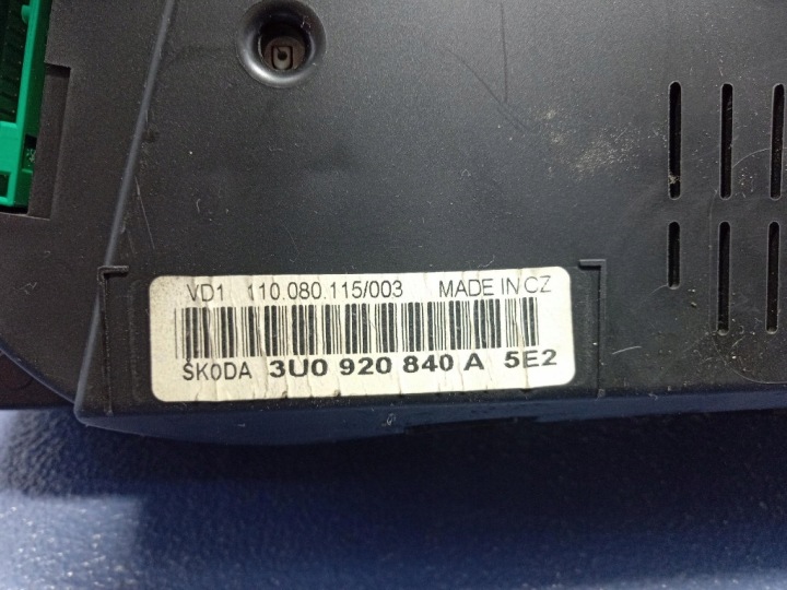 SKODA SUPERB I 01-06 1.9 TDI 130 KM COMPTEUR TABLEAU DE BORD 3U0920840A
