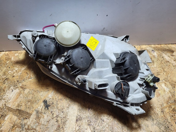 PHARE GAUCHE AVANT AVANT A4148200061 MERCEDES VANEO W414