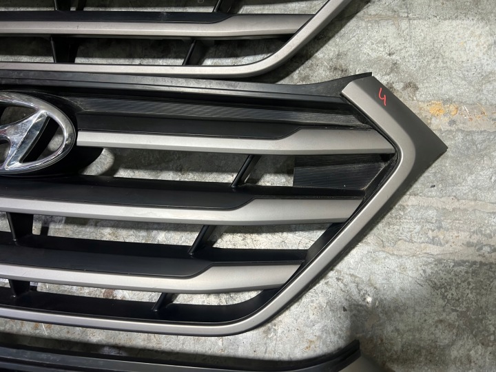 HYUNDAI TUCSON AVANT LIFT II 3 III 15-18 CALANDRE PARE-CHOCS GRILLE 86351-D7100