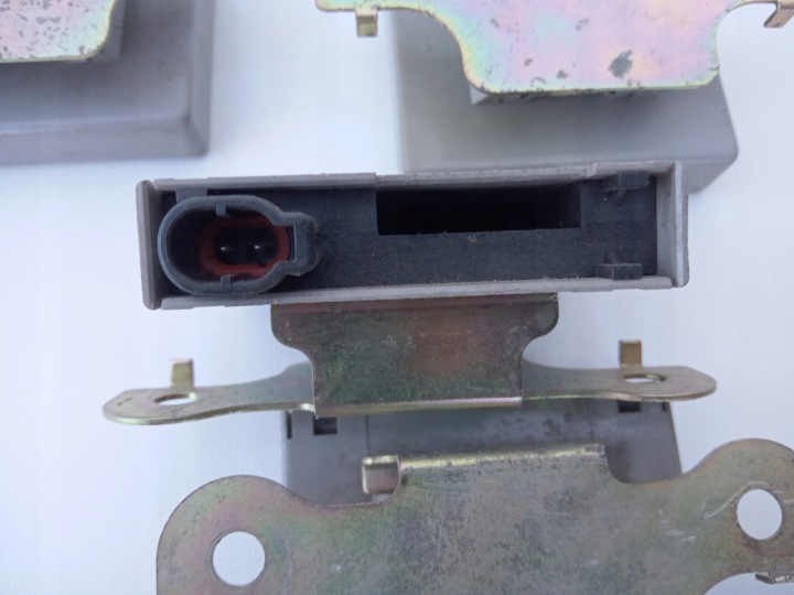 MODULE CAPTEUR RELAIS PORTES NISSAN MICRA K12